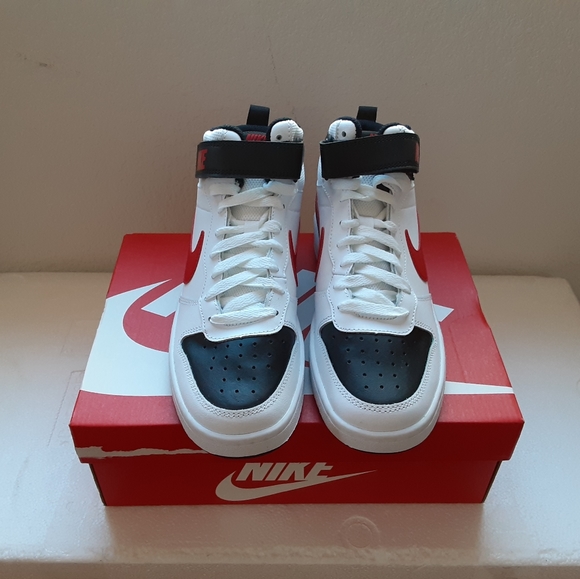 Nike - Picture 4 of 4